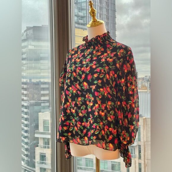 🆕 FARM Rio 🧿 NWOT Tropical Fruity & Floral Smocked Collar Blouse, Sz M - Picture 6 of 9
